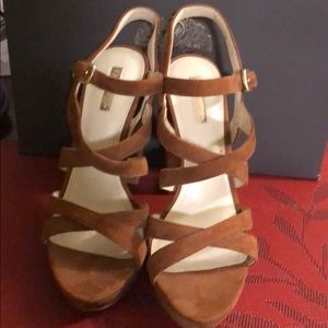 BCBGERNRATION PLATFORM CAMEL HAIR Suede shoe